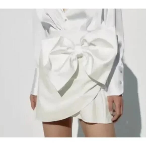 Women's Size XS White Skort With A Satin Bow NEW - Picture 3 of 5